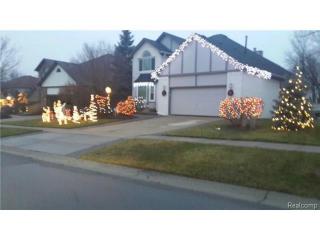 1012 River Mist Dr, Rochester, MI 48307-2263