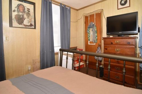 832 Elm St, Woonsocket RI 02895-3507 exterior