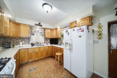 3646 9 St, Philadelphia PA 19140-4319 exterior