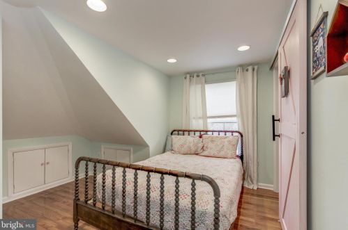 13203 Midway Ave, Rockville MD 20851-1812 exterior