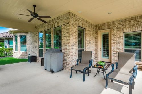 51 Sweet Creek Ln, Fulshear TX 77441-1527 exterior