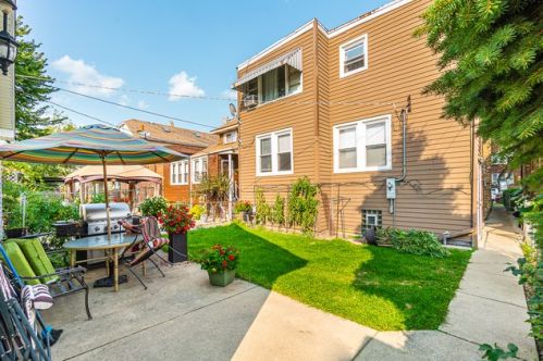 3044 Long Ave, Chicago IL 60641-1348 exterior