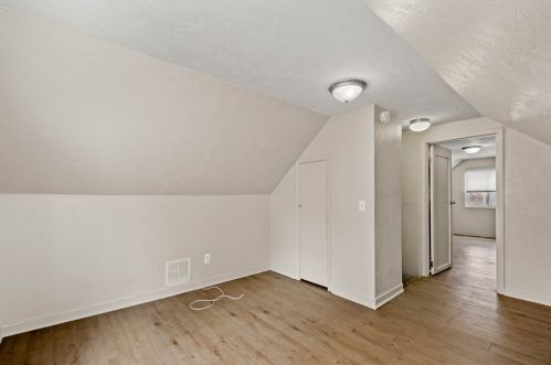 9822 Glendale Ave, Pittsburgh PA 15227-2831 exterior