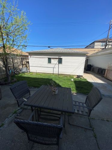 3015 Parkside Ave, Chicago IL 60639-2940 exterior