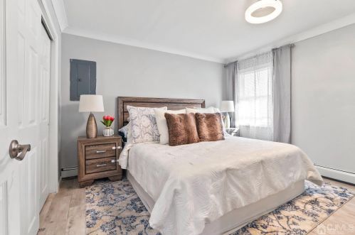 22 Altamont Rd, Edison NJ  08817-4058 exterior