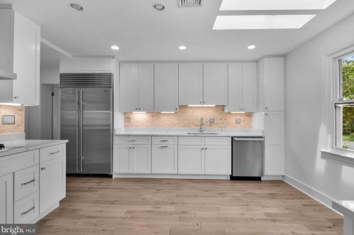 1440 Highwood Dr, Mc Lean VA  22101-2520 exterior