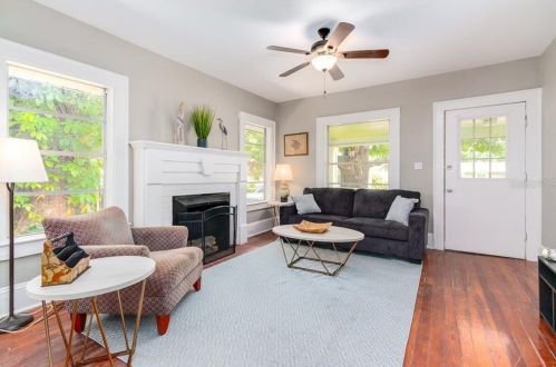 312 Hanna Ave, Tampa FL 33614-3607 exterior