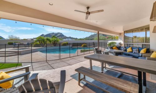 2347 Cinnabar Ave, Phoenix AZ  85028-3633 exterior