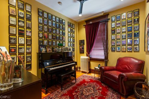 1309 Carmen Ave, Chicago IL 60640-2903 exterior