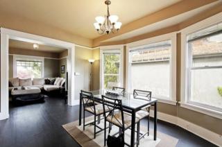 1921 10th Ave, Seattle WA  98119-2821 exterior