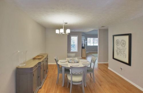 402 Cedar Chase Cir, Atlanta GA 30324-4294 exterior