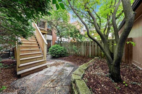 1870 Dayton St, Chicago IL 60614-1409 exterior