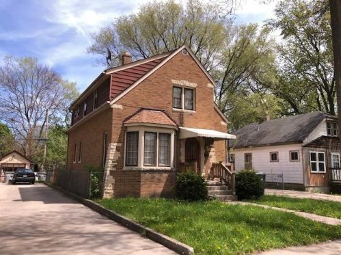 4700 50th St, Milwaukee, WI 53218-5133