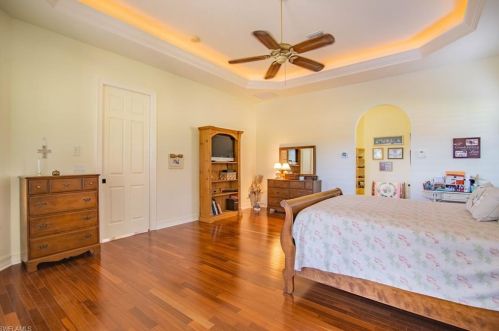 7800 Classics Dr, Naples FL 34113-3044 exterior