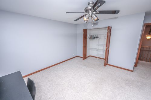 906 Plaintain Dr, Joliet IL 60431-7871 exterior