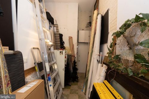 829 Catharine St, Philadelphia PA 19147-2716 exterior