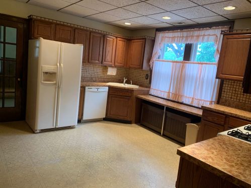 3200 Racine Ave, Chicago IL 60827-6402 exterior