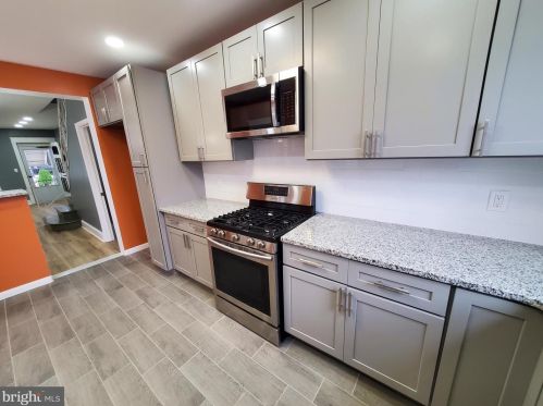 3905 Glendale St, Philadelphia PA 19124-5509 exterior