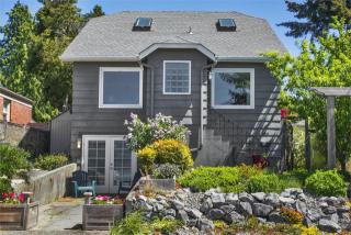 8012 21st Ave, Seattle, WA 98115-4506