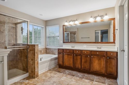 814 Bittersweet Ln, Joliet IL 60404-9524 exterior