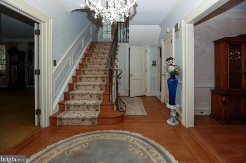 10 Ardmore Ave, Ardmore PA 19003-1017 exterior