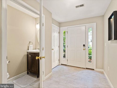 106 Ingle Pl, Alexandria VA 22304-7600 exterior