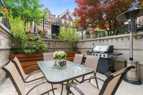 1306 Greenview Ave, Chicago IL  60642-2342 exterior