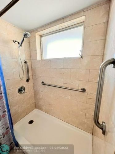 124 Lobster Rd, Fort Pierce FL  34983-1718 exterior