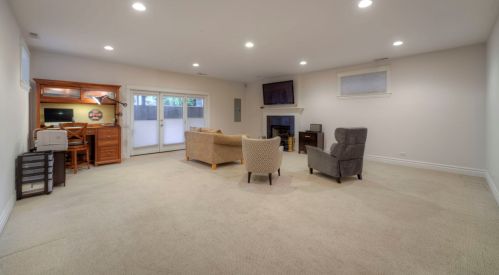 4340 Mozart St, Chicago IL 60618-1528 exterior