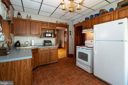 1819 Willow St Pike, Lancaster PA 17602-4838 exterior