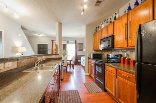 1510 Bayrose Cir, Atlanta GA 30344-8201 exterior