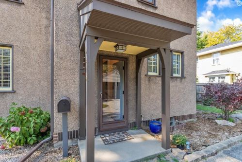 2419 Westnedge Ave, Kalamazoo, MI 49008-2414