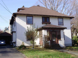 77 Grasmere St, Newton, MA 02458-2210