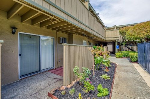 1050 Oak Grove Rd, Concord CA 94518-3254 exterior