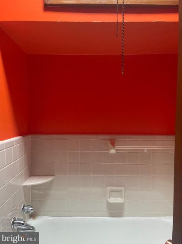 5657 Loretto Ave, Philadelphia PA 19149-3212 exterior