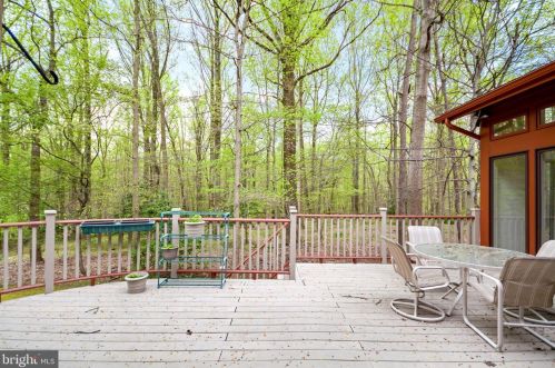 16 Arlive Ct, Rockville MD 20854-2978 exterior