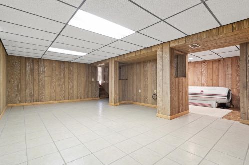 2004 Division St, Manitowoc WI 54220-6029 exterior