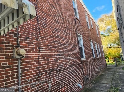 1185 Whitman Ave, Camden NJ 08104-1258 exterior