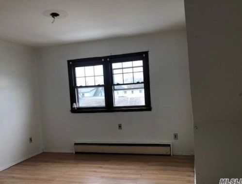 182 Grv St, Valley Stream NY 11580-2020 exterior