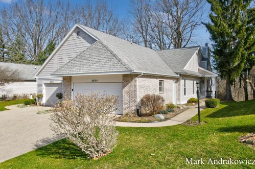 2055 Cross Creek Dr, Grand Rapids MI 49508-8775 exterior