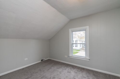 419 Ctr St, Waukegan IL 60085-3830 exterior