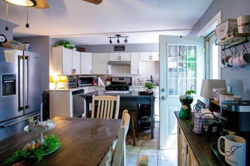 13 Beckside Rd, Providence RI 02911-1010 exterior