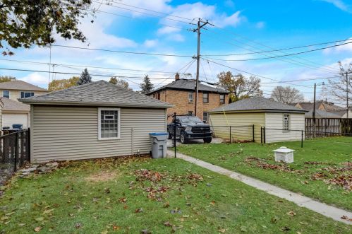 2908 77th St, Milwaukee WI  53222-5016 exterior