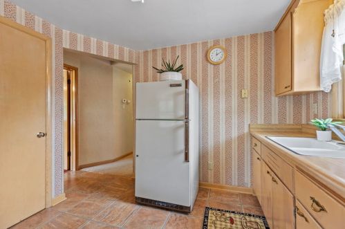 3521 Ohio Ave, Milwaukee WI 53207-2813 exterior