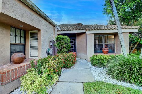 11207 Applegate Cir, Boynton Beach, FL 33437-1819