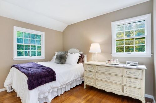 29 Maryland Ave, Armonk NY  10504-2030 exterior