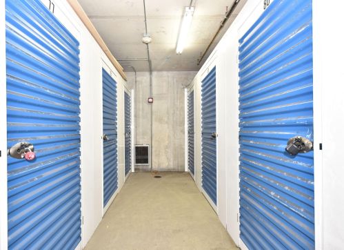 601 Ogden Ave, Milwaukee WI  53202-2687 exterior