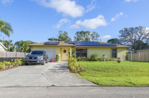 2173 Gaslight St, Fort Pierce FL  34952-7330 exterior