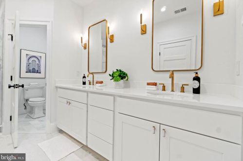 17 9th St, Washington DC  20003-1333 exterior