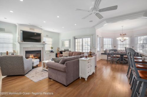 11 Philadelphia Ave, Lavallette NJ 08735-2345 exterior